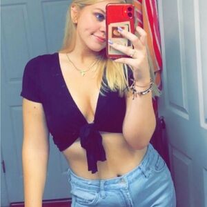 Brit and Bri tie up top